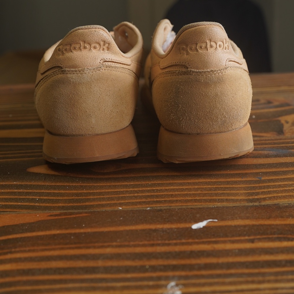 Tan Reebok Classic - Picture 3 of 10
